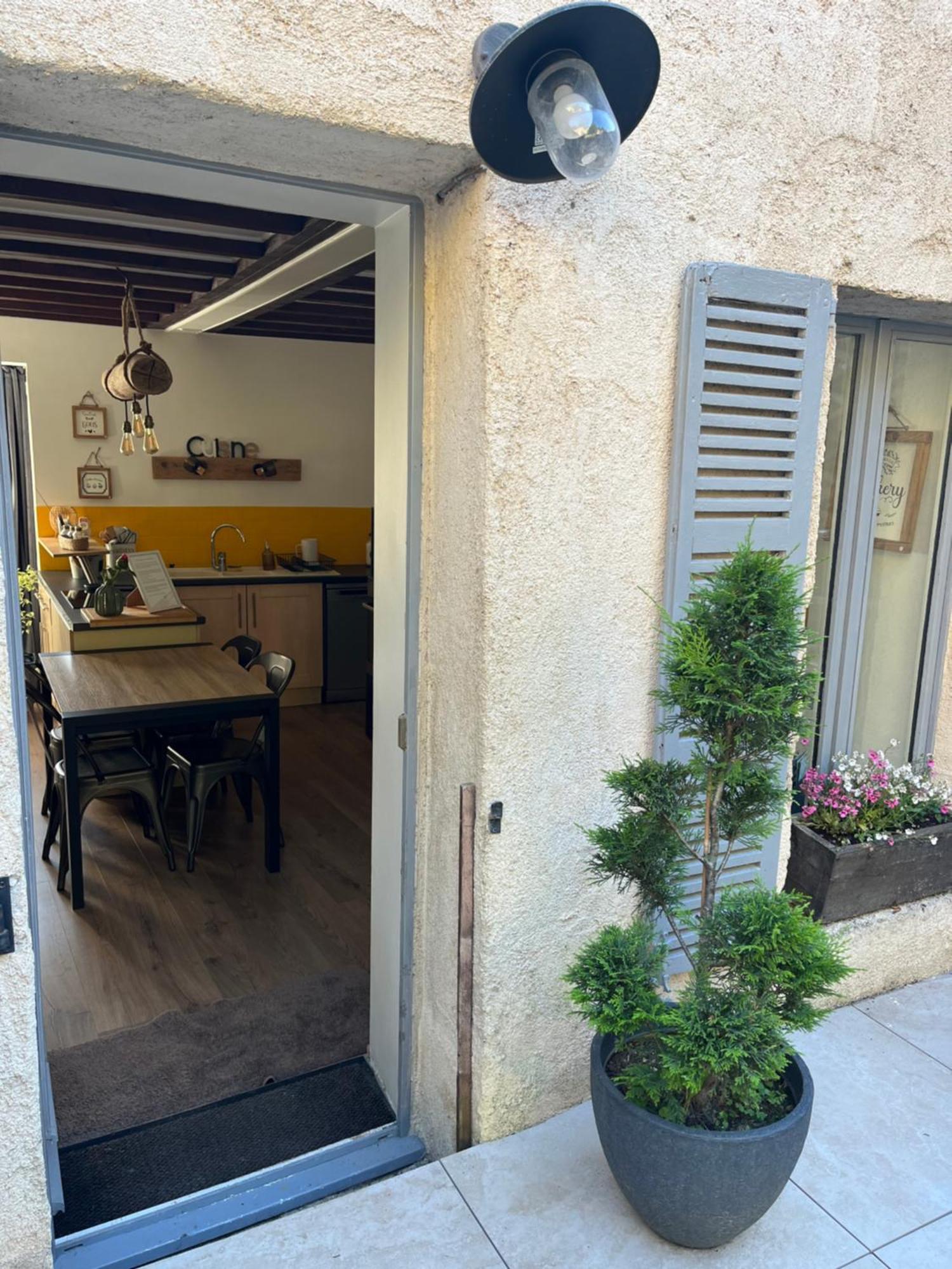 Maison Cosy En Plein Centre Ville Semur-en-Auxois Luaran gambar