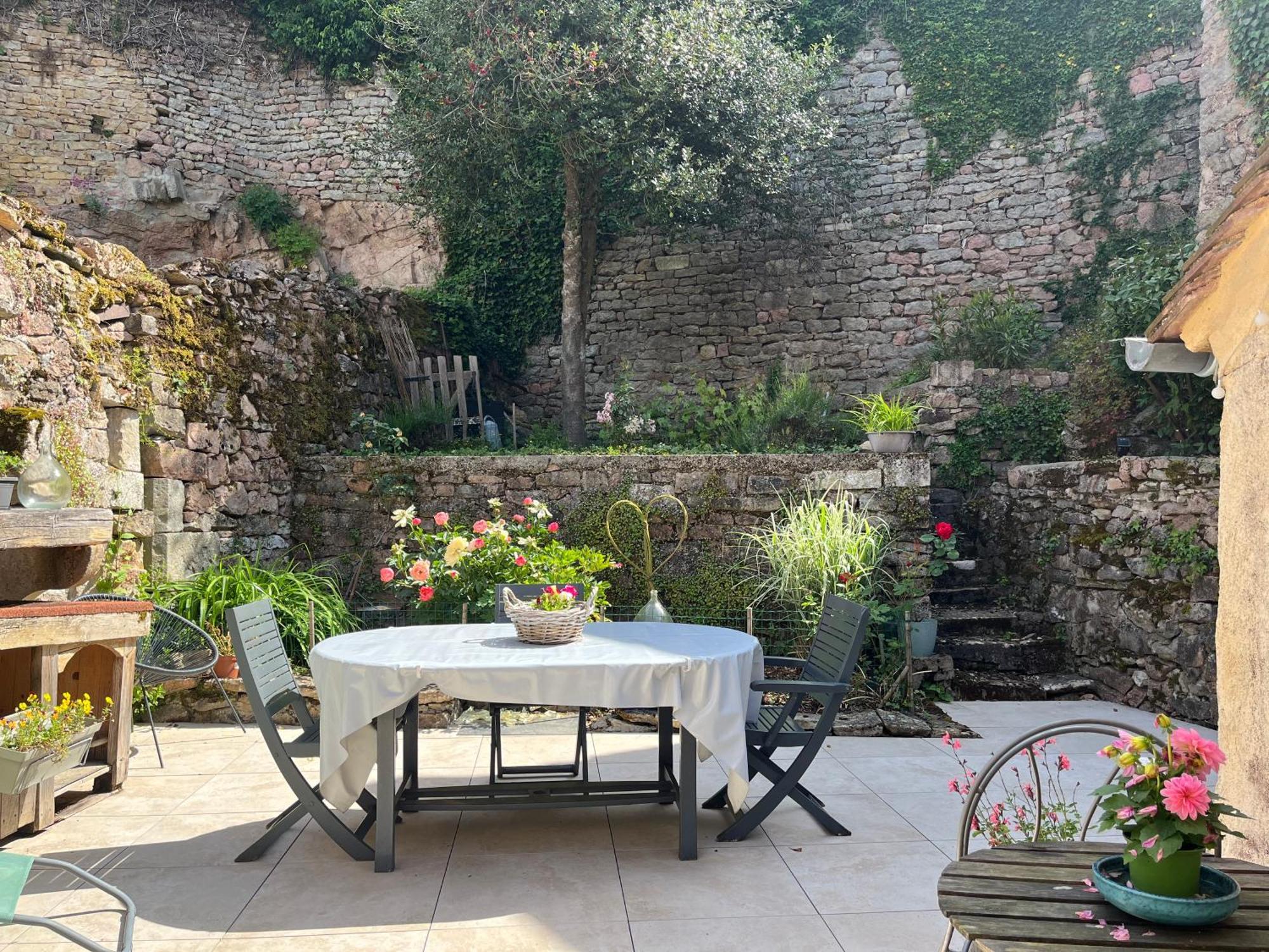 Maison Cosy En Plein Centre Ville Semur-en-Auxois Luaran gambar